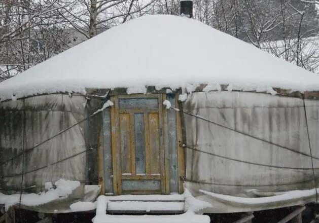traum-Jurte-Schnee